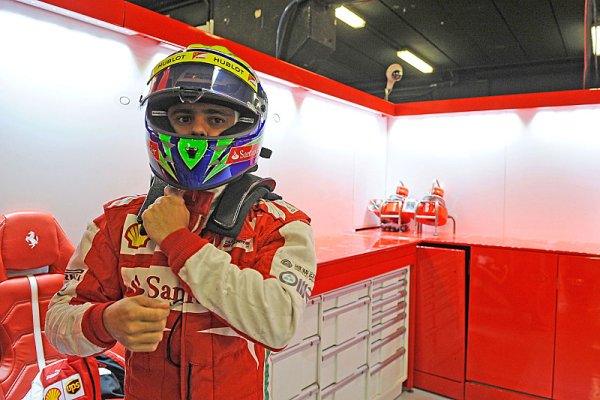 Musím dojíždět lépe, abych zůstal u Ferrari - Massa Musím dojíždět lépe, abych zůstal u Ferrari - Massa