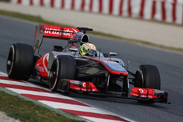 Ve středu byl zásluhou Péreze nejrychlejší McLaren