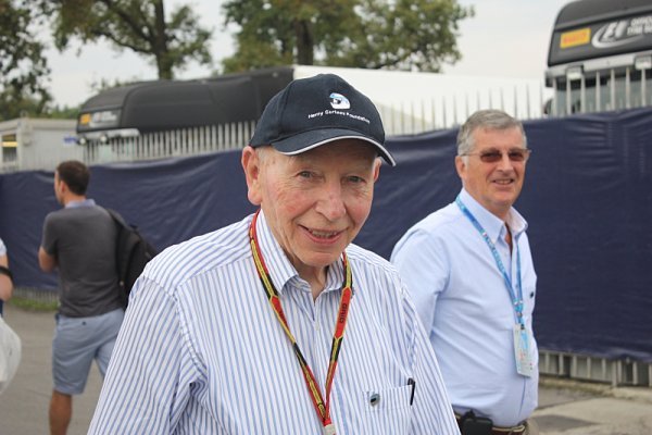 Šampion John Surtees už není mezi námi Šampion John Surtees už není mezi námi
