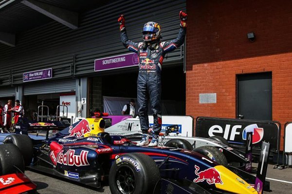 Carlos Sainz ve Francii zpět na vrcholu