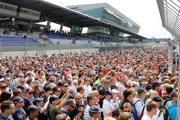 1. trénink zvládl nejlépe Rosberg