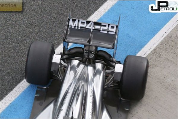 McLaren nadále se speciálním zadním zavěšením McLaren nadále se speciálním zadním zavěšením