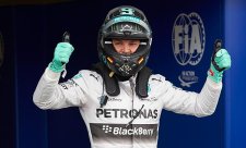 Rosberg nadále neporazitelný