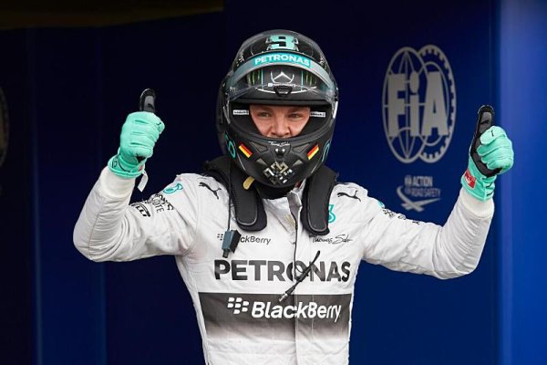 V prvním tréninku byl nejrychlejší Rosberg