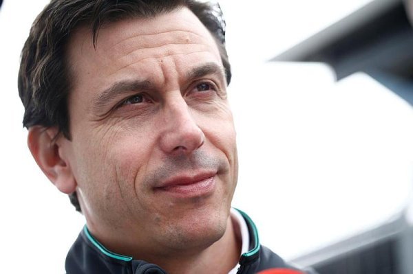 Wolff: F1 bude mít nejlevnější motory 