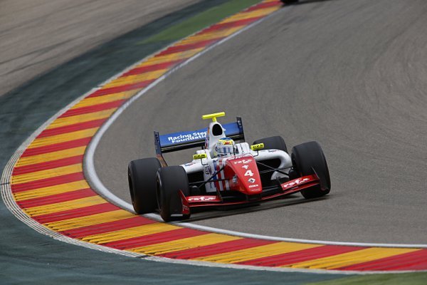 Rowland získal svou premiérovou pole position ve FR3.5