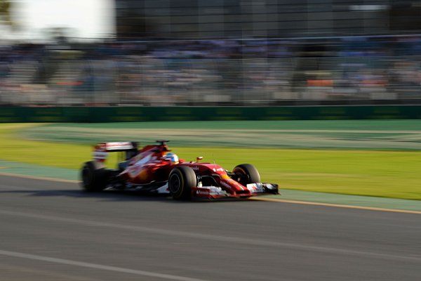 V prvním letošním tréninku nejrychlejší Alonso