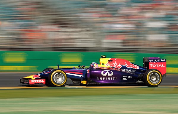Ricciardo vyloučen z Velké ceny Austrálie