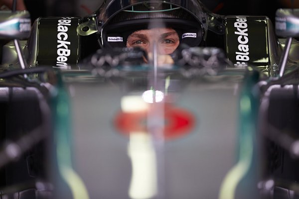 Nico Rosberg byl nejrychlejší i ve druhém tréninku