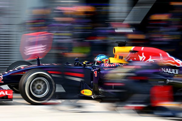 Vettel již nebude moci měnit design přileb