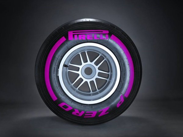 Pirelli otevřelo hlasování o barvě nových pneumatik Pirelli otevřelo hlasování o barvě nových pneumatik