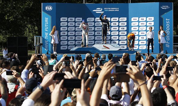 V Londýně se z vítězství radoval Buemi V Londýně se z vítězství radoval Buemi
