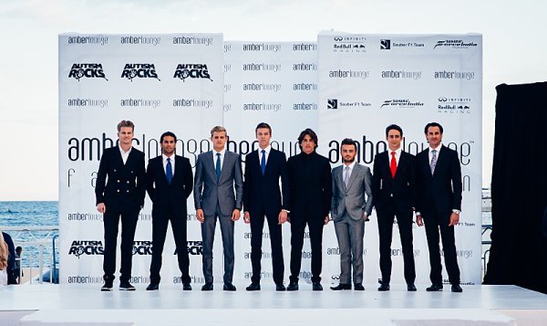 Amber Lounge Fashion 2015: Piloti F1 opět vstoupili na přehlídková mola