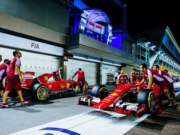 Vettel s penalizací, Hamilton blíže k titulu Vettel s penalizací, Hamilton blíže k titulu