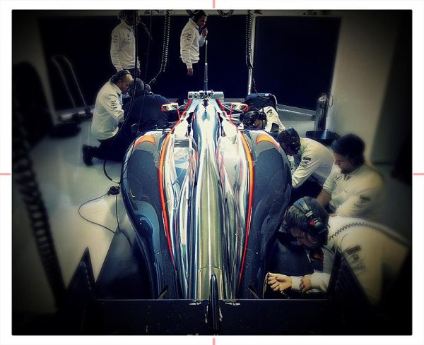 McLaren použije vlastní části MGU-K
