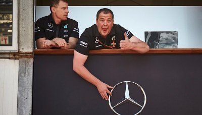 Motoráři Mercedesu dorovnali Ferrari
