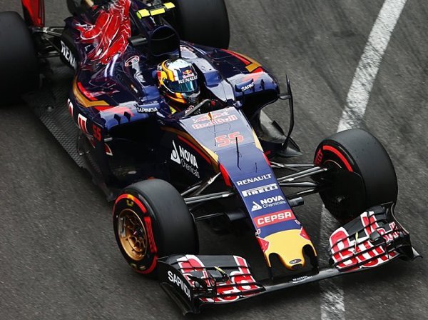 Sainz: Vůz Toro Rosso je srovnatelný s Ferrari Sainz: Vůz Toro Rosso je srovnatelný s Ferrari