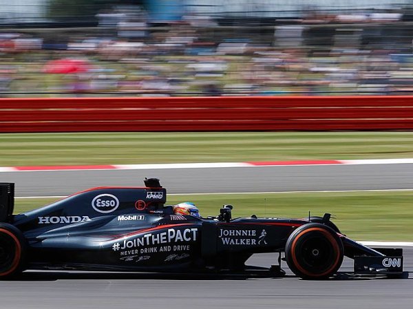 Alonso: McLaren může zrychlit o 2.5 sekundy