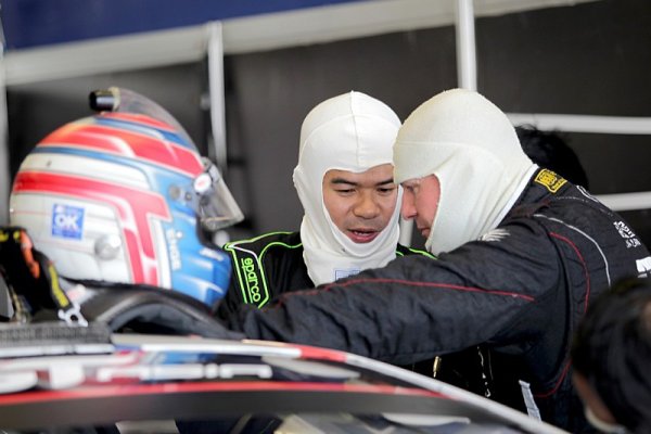 Enge poprvé bodoval v závodu Asia GT Series Enge poprvé bodoval v závodu Asia GT Series