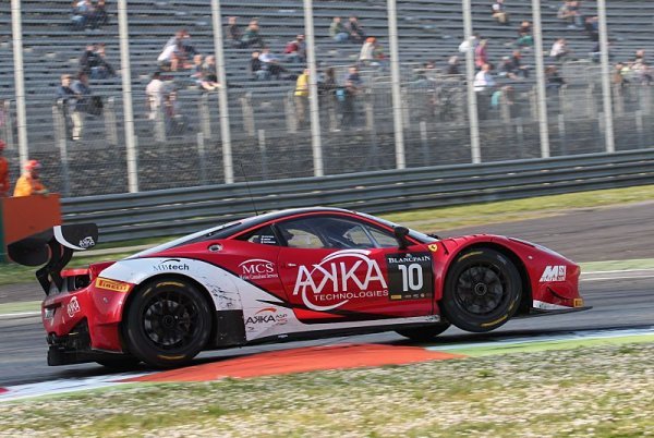 Blancpain Endurance Series před branami finále