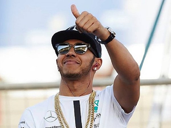 V Paradise Papers je i jméno Lewis Hamilton