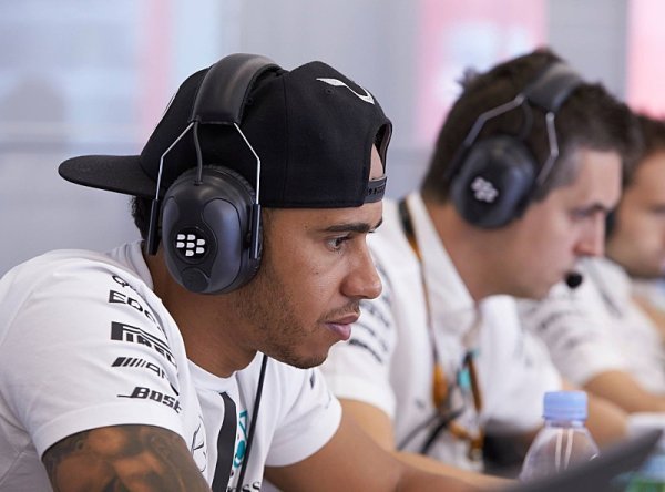 3. trénink ovládl Lewis Hamilton