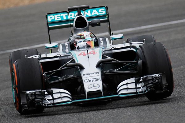 Hamilton zaskočen rychlostí Ferrari