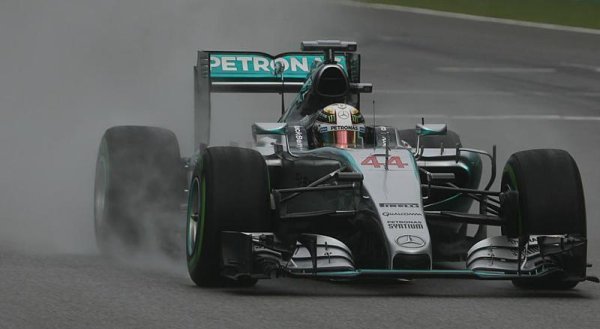 Hamilton: Rosberg mě nezablokoval Hamilton: Rosberg mě nezablokoval