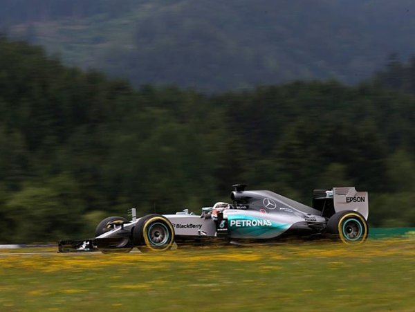 Za Hamiltonův start může technika Za Hamiltonův start může technika