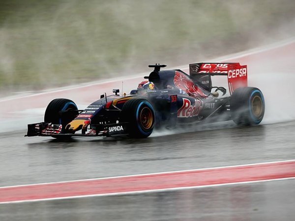Verstappen si užil souboje a získal body Verstappen si užil souboje a získal body