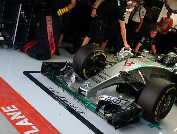 Po setmění všechny překonal Rosberg