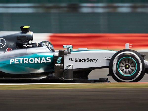 Petronas: Shell vás zavádí Petronas: Shell vás zavádí