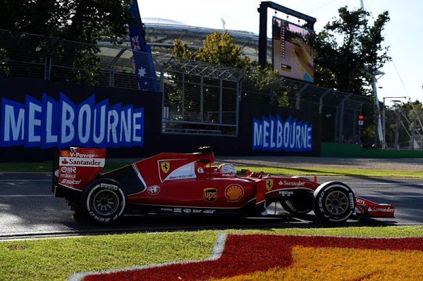 Melbourne upraví okolí závodní trati