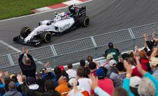 Hill: Williams by se měl zbavit motorů Mercedes
