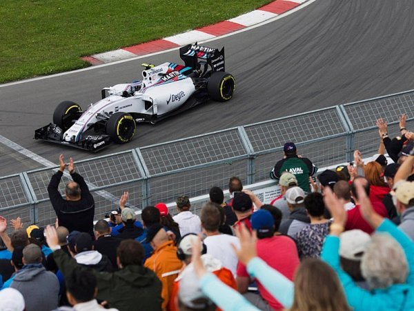 Hill: Williams by se měl zbavit motorů Mercedes