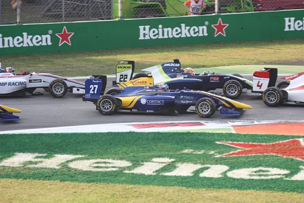 GP3 v Monze: zaváhání Charlese Leclerca