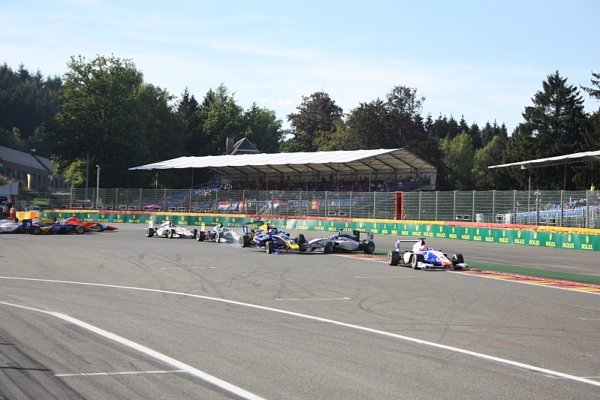 Do konce šampionátů GP2 a GP3 scházejí ještě tři podniky