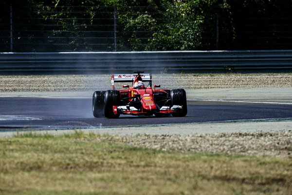 Ferrari má nového třetího jezdce Ferrari má nového třetího jezdce
