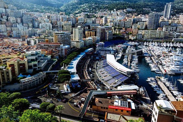 V Monaku začal nejlépe Hamilton