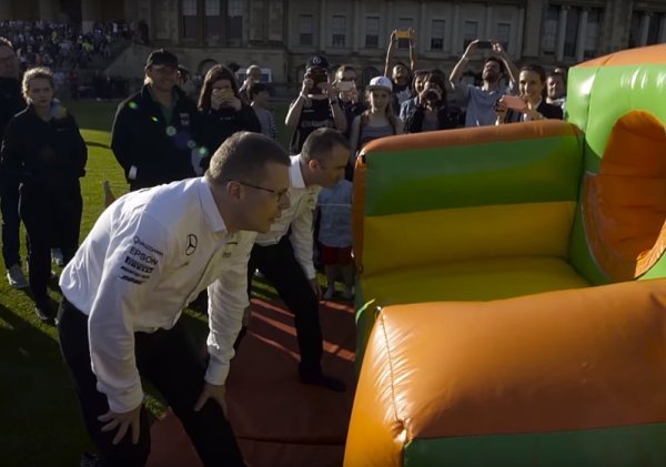 Šéfové Mercedesu jsou stále hladoví po vítězstvích