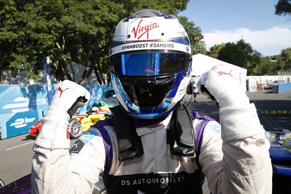 V Buenos Aires zvítězil Bird, Buemi předved parádní jízdu z chvostu pole