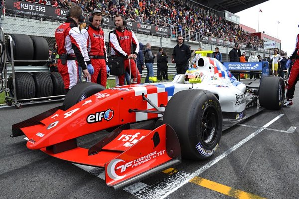 Formule V8 3.5 na Aragonu zahajuje svojí první sezónu Formule V8 3.5 na Aragonu zahajuje svojí první sezónu