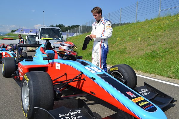 Mokrý Red Bull Ring Gondovi příliš štěstí nepřinesl