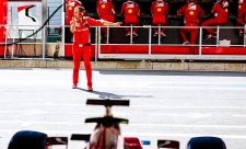 Jezdce Ferrari překvapila šikana Bus Stop