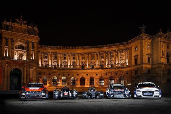 Rosberg, Mercedes a Verstappen dostali ceny Rosberg, Mercedes a Verstappen dostali ceny