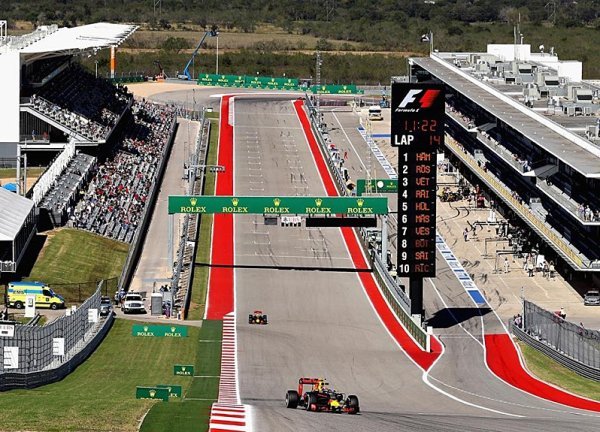 Jezdci Red Bullu opět s různými strategiemi Jezdci Red Bullu opět s různými strategiemi