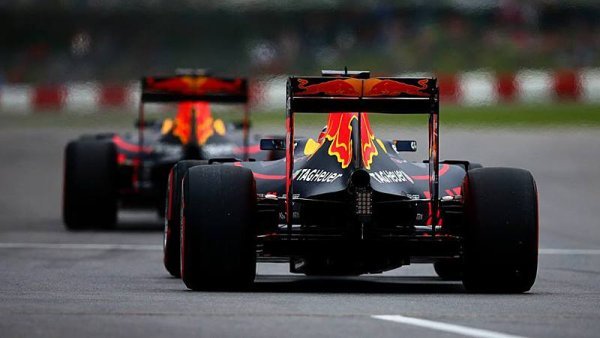 Boullier se nejvíce obává Red Bullu