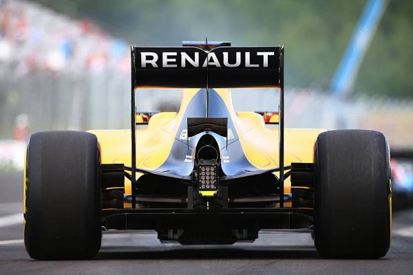 Renault dohodne partnerství s BP, Total odchází