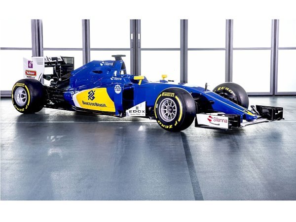 Sauber nemá z čeho vyplatit zaměstnance Sauber nemá z čeho vyplatit zaměstnance