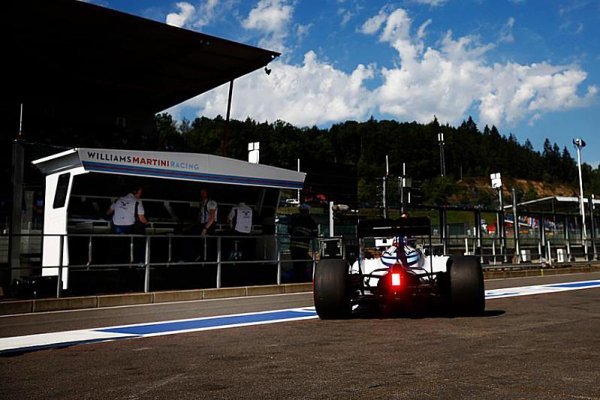 Williams podlehl tlaku a doplatil na to Williams podlehl tlaku a doplatil na to